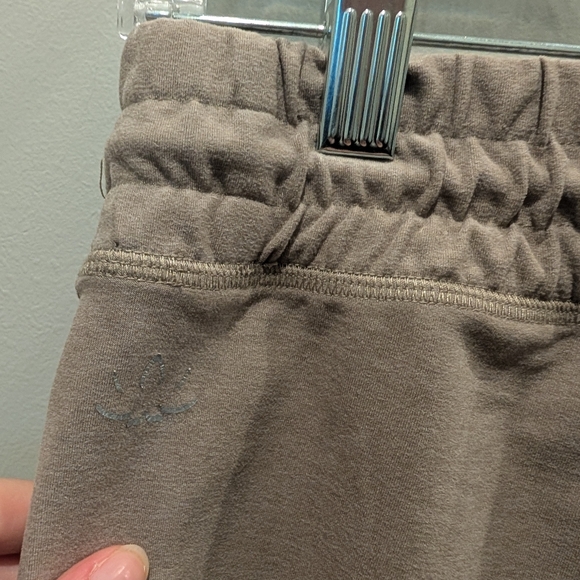 NWOT Beyond Yoga Spacedye Commuter Midi Joggers Drawstring Comfy Cream Sz Small - Picture 5 of 6